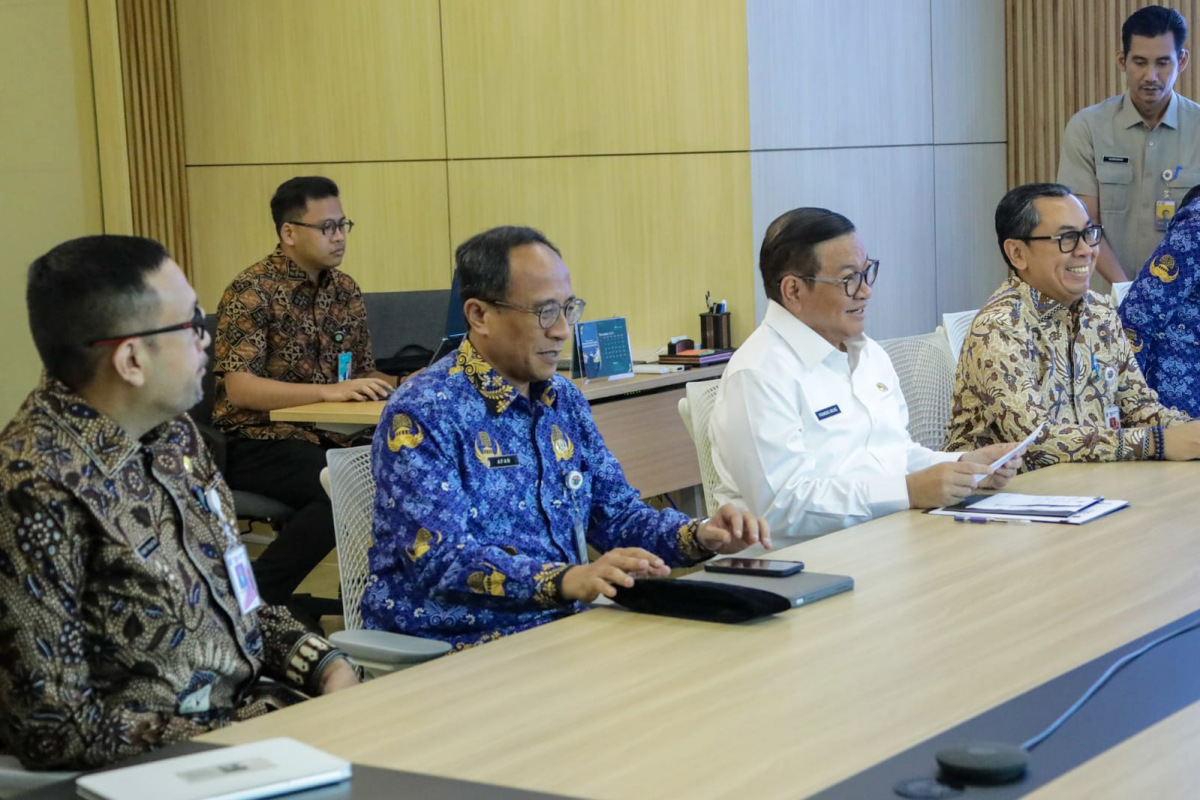 https://multimedia.beritajakarta.id/photo/2014_508c75c8507a2ae5223dfd2faeb98122/Tangani Partikel Mikroplastik, Pramono Segera Realisasikan Pembangunan PLTSa