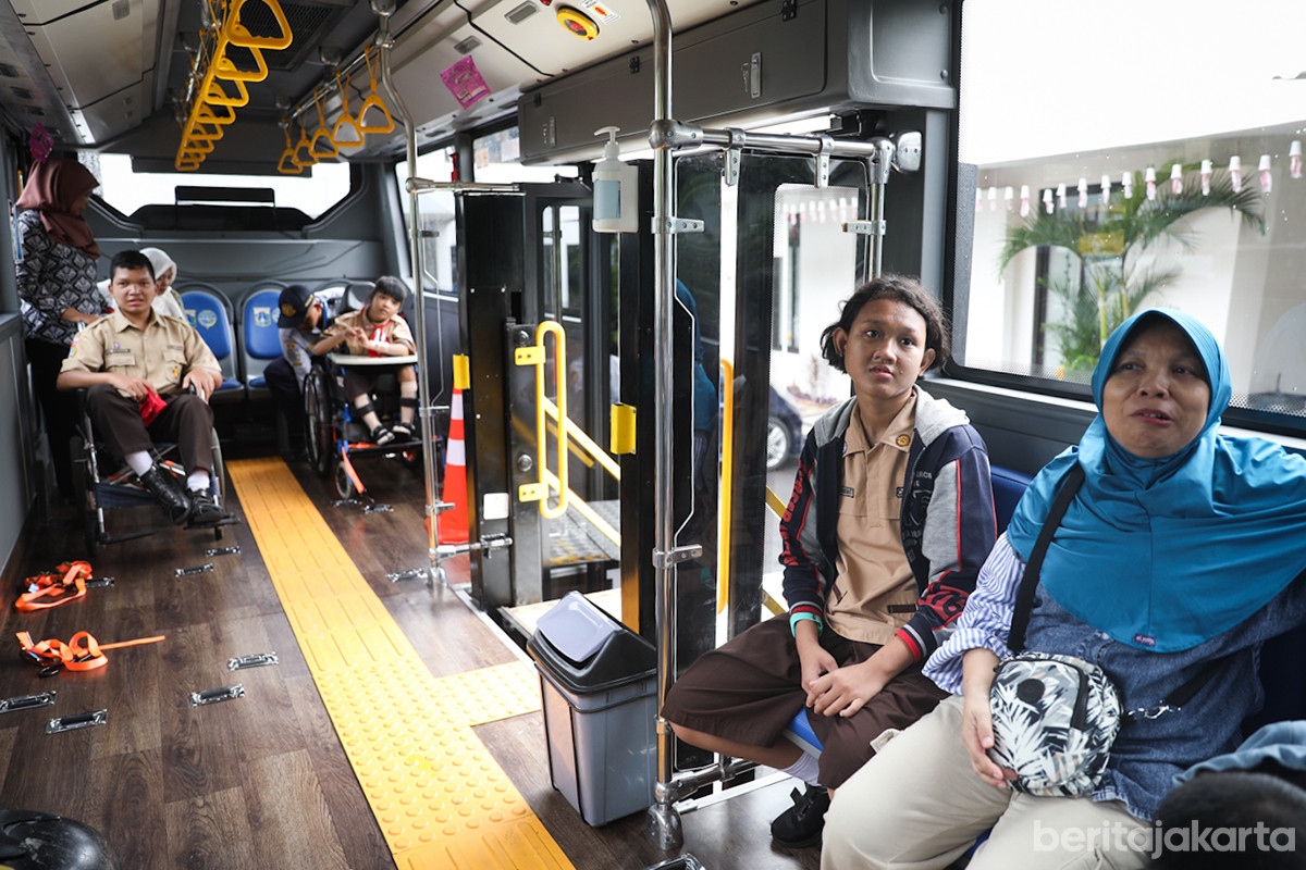 Dishub operasikan 13 bus sekolah ramah disabilitas
