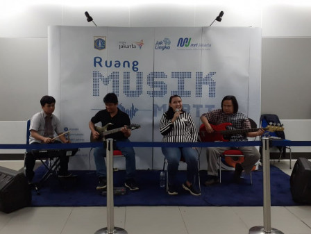 Dua Hari Tampil di Stasiun MRT Jakarta Para Musisi Jalanan Diapresiasi