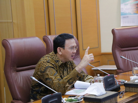 Basuki akan Putus Kontrak Operator Transjakarta Nakal