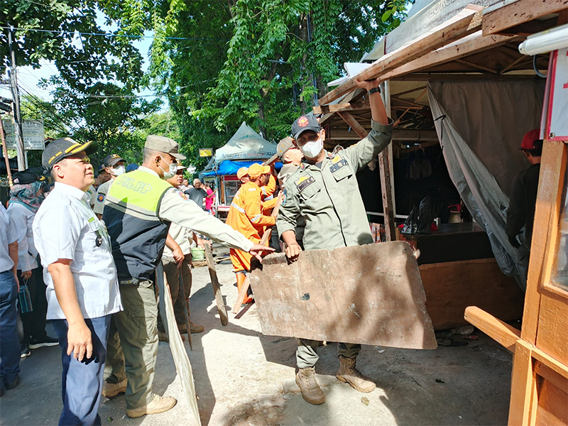  Rabu Tertib di Kelurahan Tanah Tinggi Libatkan 50 Petugas Gabungan