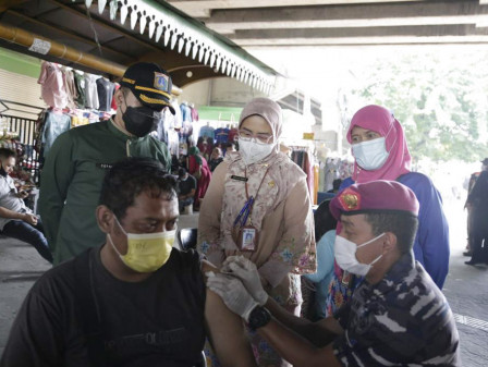 Puskesmas Kecamatan Tanah Abang gelar Vaksinasi mobile Booster di Pasar Tanah Abang 