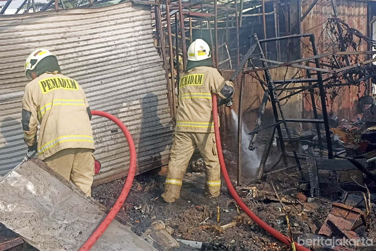 Pasar JB Cengkareng, Jakarta Barat terbakar