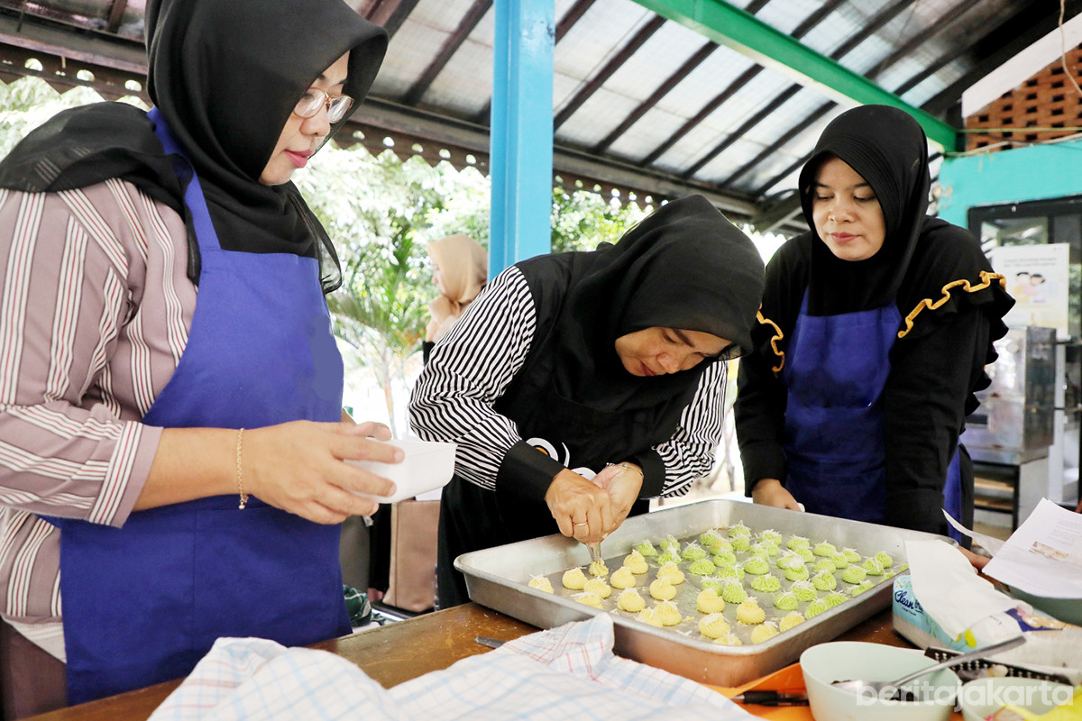 Sudin Nakertransgi Jaktim Beri Pelatihan Kerja 1.350 Warga