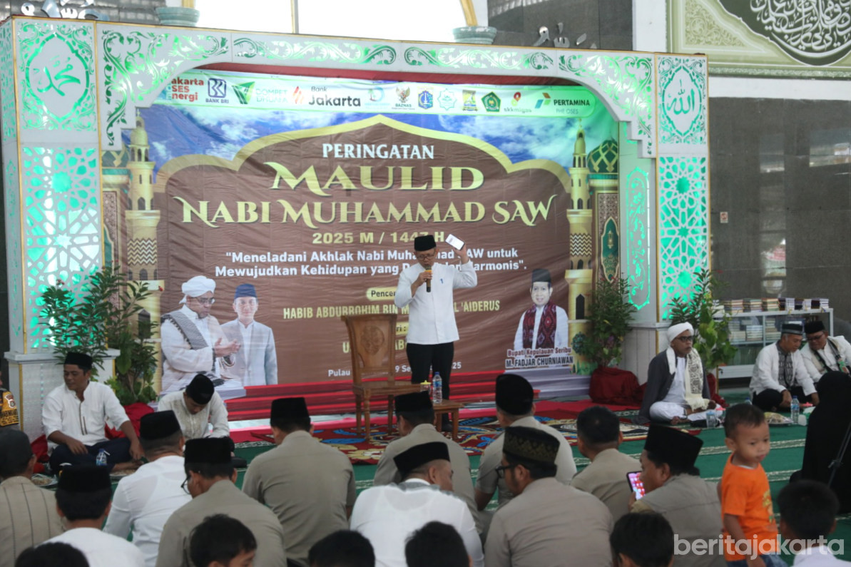 Bupati Kepulauan Seribu, Muhammad Fadjar Churniawan menghadiri peringatan Maulid Nabi Muhammad 