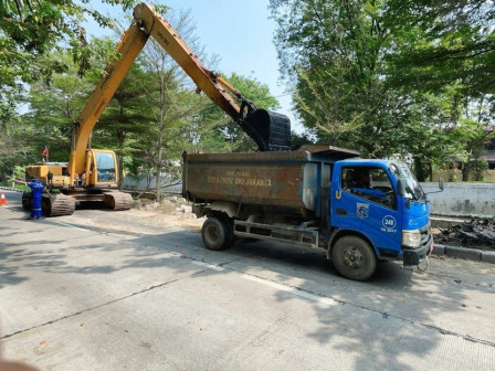 Pengerukan Saluran PHB Karang Bolong Terus Dikebut