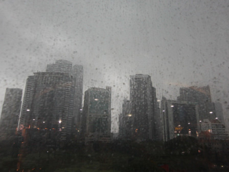  Malam dan Dini Hari, Sebagian Jakarta Akan hujan 