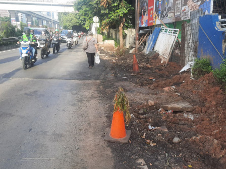 Perbaikan Jalan Amblas di Jalan RA Kartini Cilandak Rampung 