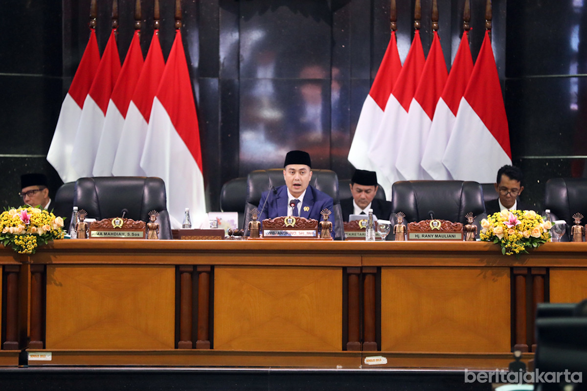 Rapat paripurna pandangan umum fraksi-fraksi terhadap Raperda Pemekaran Kecamatan dan Kelurahan