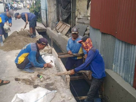 Perbaikan Turap Saluran Jl Sukarela Penjaringan Rampung November 