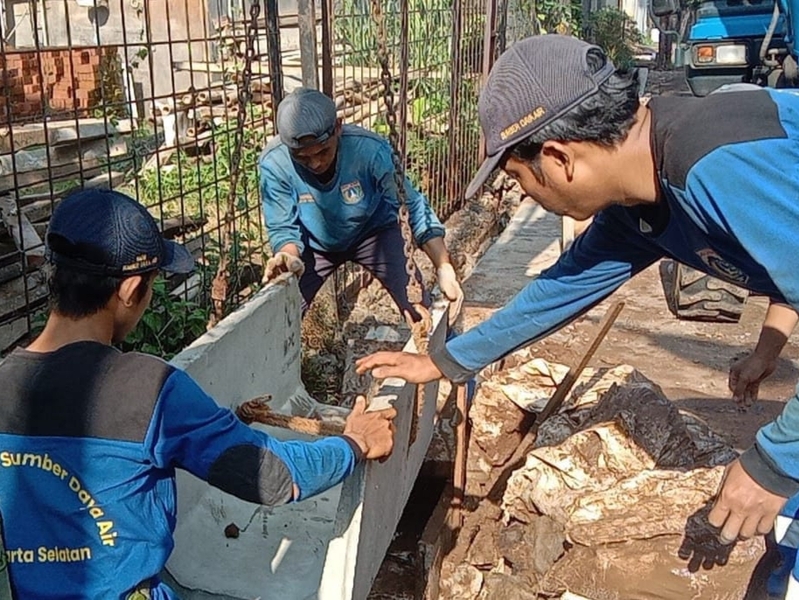 Normalisasi Saluran Air di Jalan Taman Sari Rampung Pekan Depan