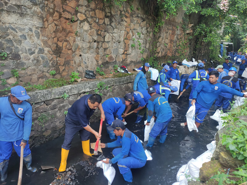 Saluran Penghubung Pelita II Dikeruk