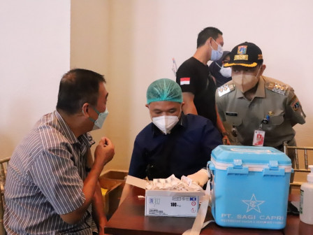 Plt Wali Kota Jaksel Tinjau Vaksinasi di Gedung Sampoerna