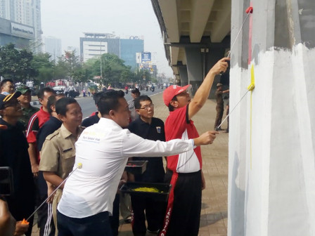Sudin Kehutanan Jakbar Bikin Mural di Kolong Flyover Rawa Buaya 