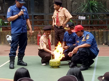  Siswa SMKN 23 Disosialisasikan Penanggulangan Kebakaran 