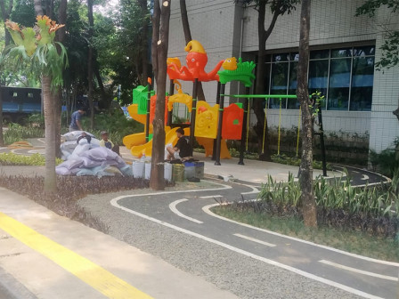  Kantor Wali Kota Jakut Dilengkapi Taman Permainan Anak