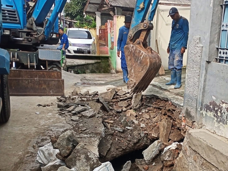 Perbaikan Turap di Jalan Haji Miran Rampung