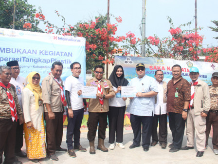 Pemkab Kepulauan Seribu dan Dinas LH DKI Gelar Tangkap Plastik