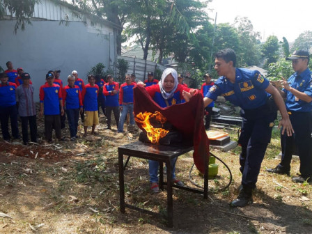  40 Warga Kampung Rambutan Ikuti Sosialisasi Pencegahan Kebakaran	