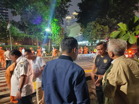 Walkot Jaksel Pimpin Langsung Pembersihan Trotoar Jalan Jenderal Sudirman