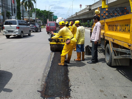  Pemkot Jakut Perbaiki 914 Jalan Rusak 