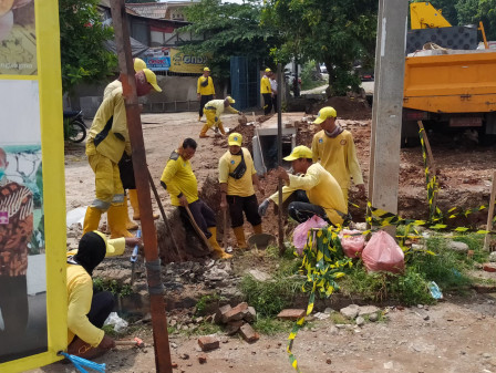 Sudin Bina Marga Buat Saluran Sepanjang 20 Meter di Jalan Kembang Kerep 