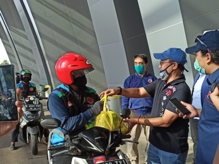 PT Pulo Mas Jaya Distribusikan 1000 Paket Sebako Melalui Daring