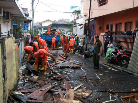  Ganggu Lalu Lintas, 26 PKL Di Petojo Selatan Ditertibkan