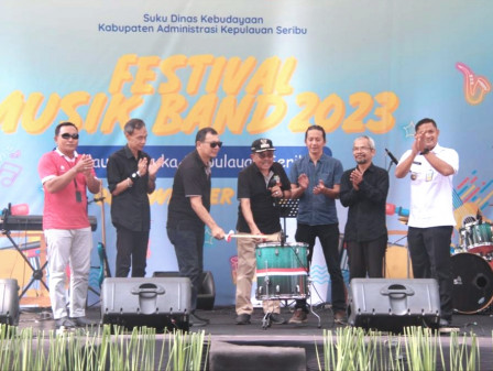 Junaedi Buka Festival Musik Band Kepulauan Seribu