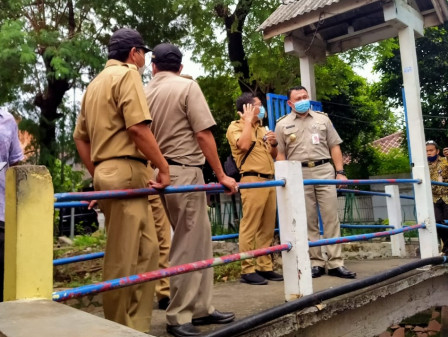 Cari Solusi Genangan, Wakil Wali Kota Jaktim Tinjau Kali Cipinang