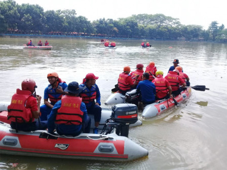 75 Anggota Sudin Gulkarmat Jaksel Ikuti Pelatihan Penyelamatan di Perairan