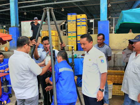 27 Timbangan di Tempat Pelelangan Ikan Ditera Ulang