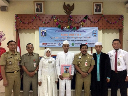 Dukcapil Jakut Sosialisasikan Kadoku Indah 5 in 1 untuk Calon Pengantin 