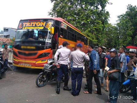 Dua Bus AKAP Dikandangkan di Terminal Bayangan Jembatan Lima