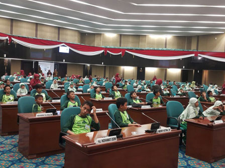  Pelajar SDIT Pondok Kelapa Studi Tour ke Kantor Dewan 