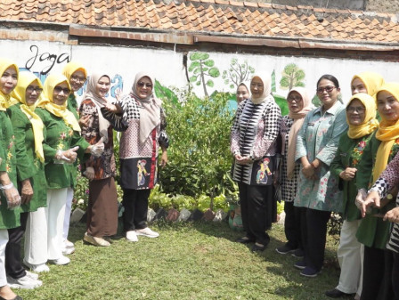 Pj Ketua TP PKK DKI Kunjungi Kebon Melati 