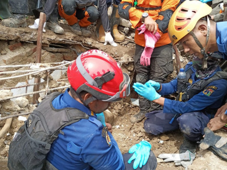 Tim Tanggap Darurat DKI Kembali Evakuasi Jasad Korban Gempa Bumi Cianjur