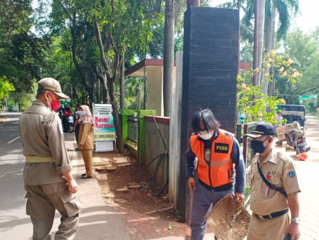 Satpol PP Cipayung Tindak 38 Pelanggar Operasi Tertib Masker