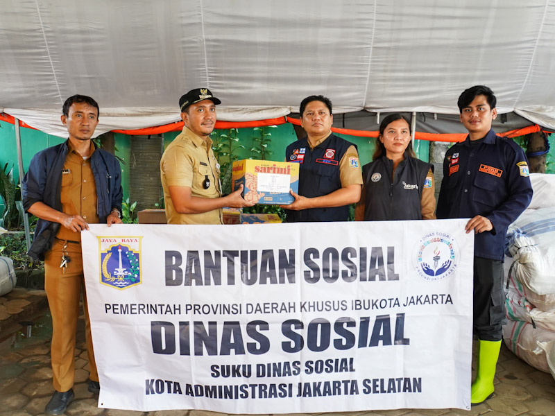 Sudinsos Jaksel Gerak Cepat Berikan Bantuan Penyintas Genangan 