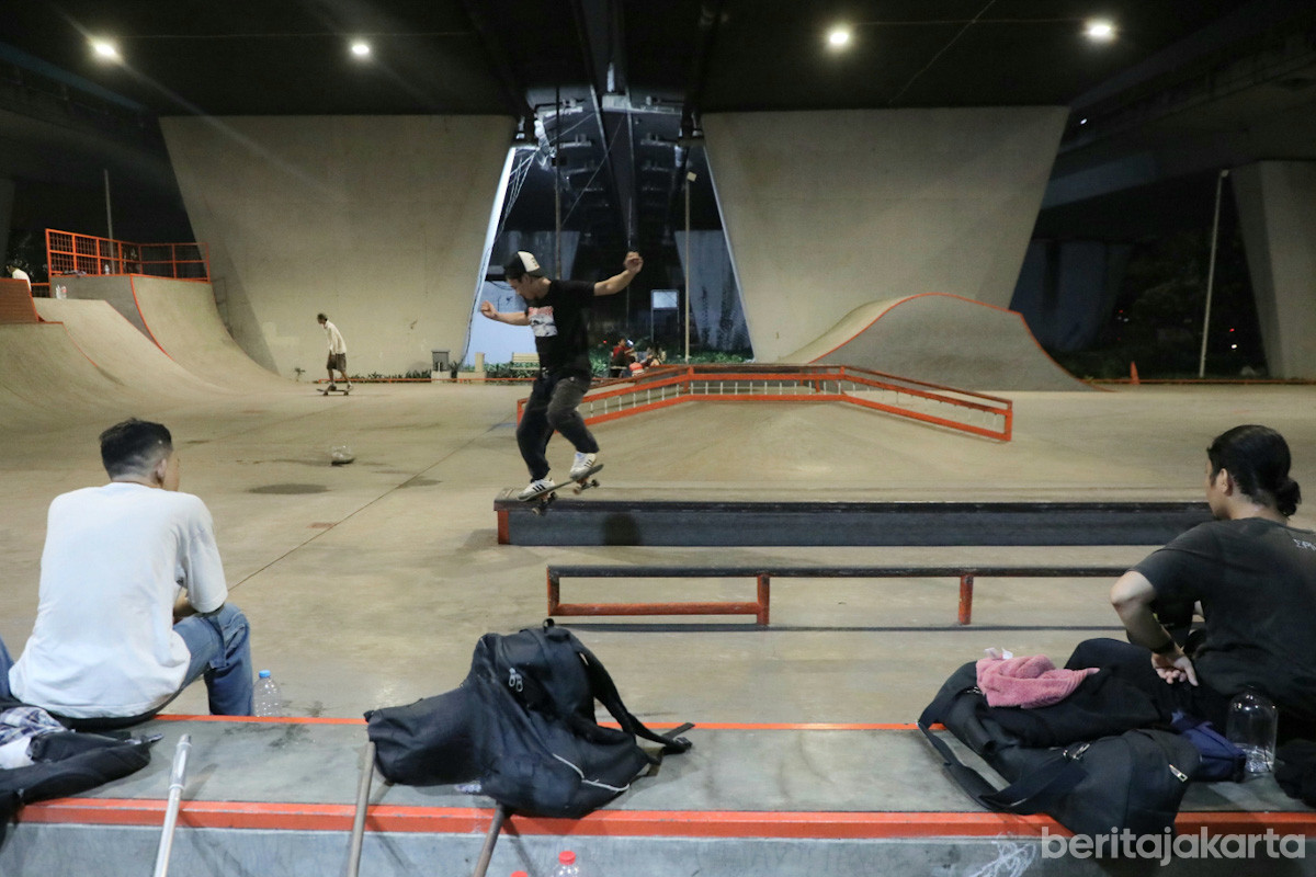 Skatepark di kolong flyover