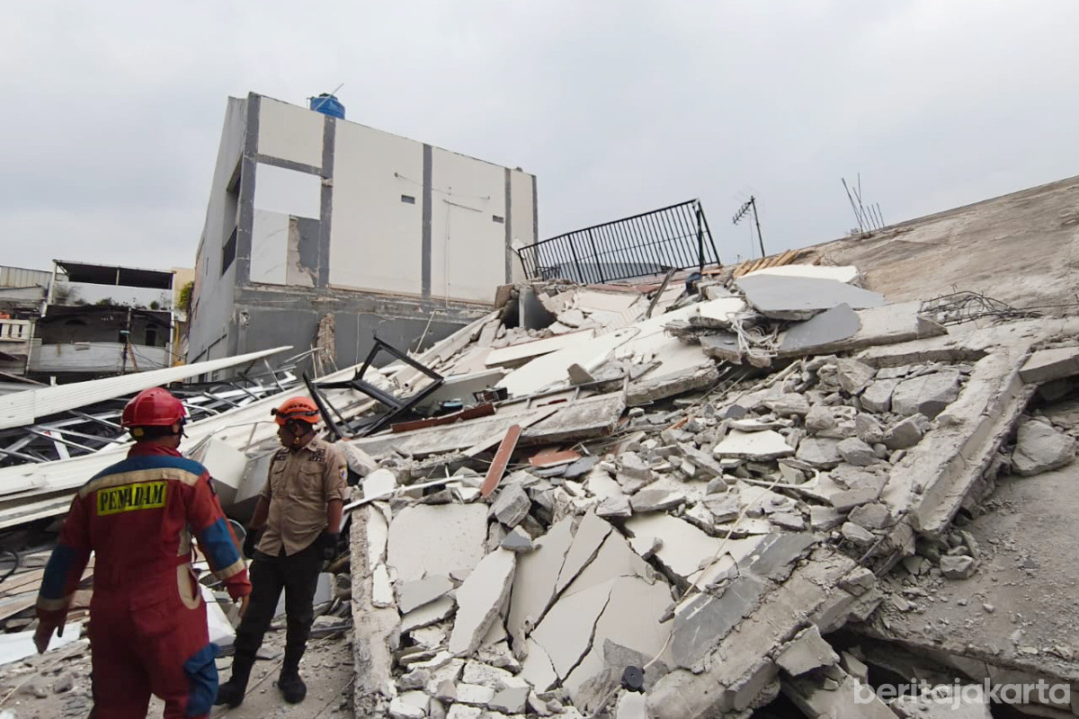 Bangunan Roboh di Alur Laut Dipastikan Tidak Ada Korban Jiwa 