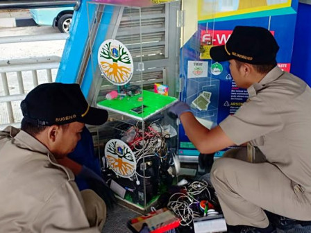 Ribuan Sampah Elektronik Terkumpul di Dropbox e-Waste Halte Transjakarta