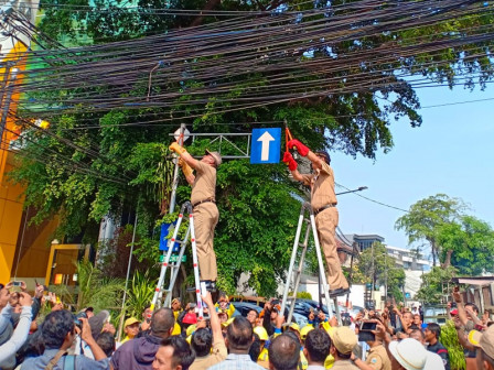 Pemkot Jakpus Tertibkan Kabel Utilitas di Jalan Cikini Raya