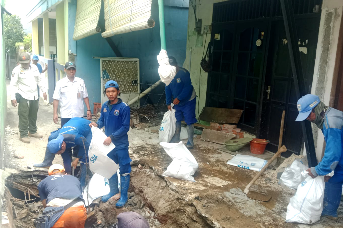 Satgas SDA Mulai Perbaiki Saluran Air Amblas di Makasar