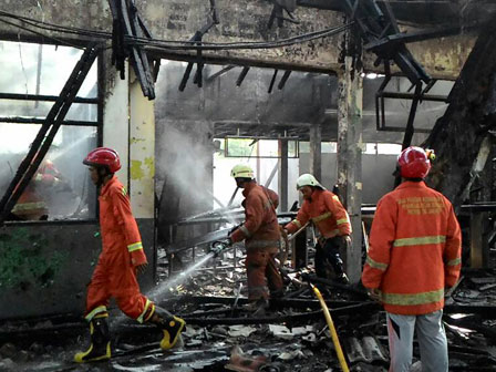 Stasiun Klender Ludes Terbakar