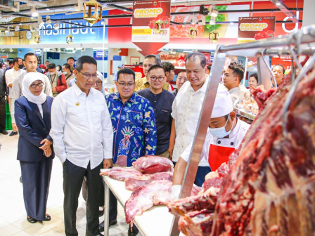 Pj Gubernur Heru Pastikan Stok Daging untuk Warga Terpenuhi dan Terjangkau