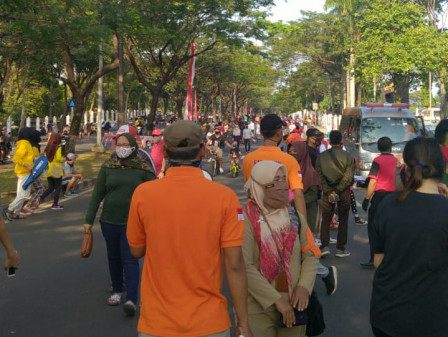 Ribuan Warga Manfaatkan Jl RA Fadillah untuk Olahraga