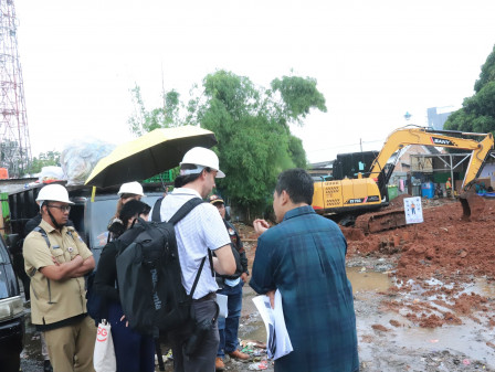 Jajaran Sudin LH Jaksel Tinjau Pembangunan TPS 3R Jagakarsa