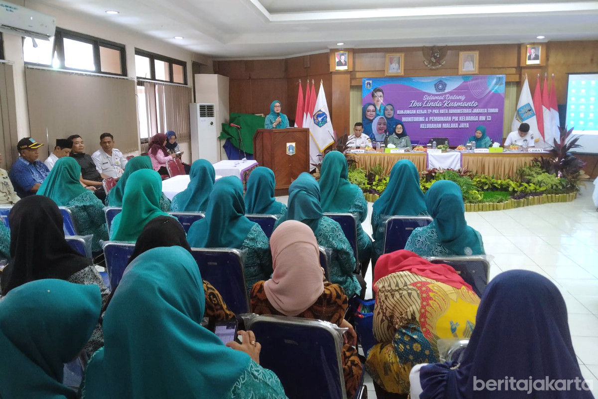 TP PKK Jaktim Monitoring dan Pembinaan PIK Keluarga RW 13 Malaka Jaya