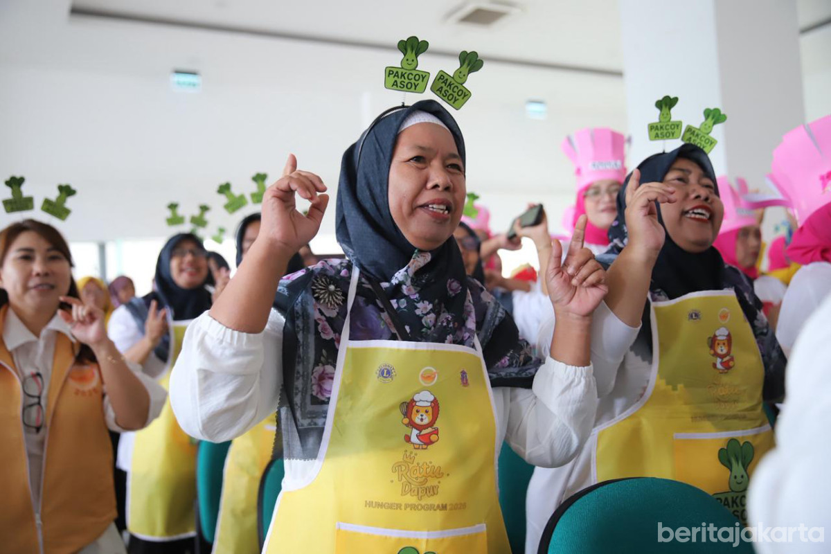  54 Kader PKK Kelurahan Serdang Diedukasi Membuat Makanan Sehat 